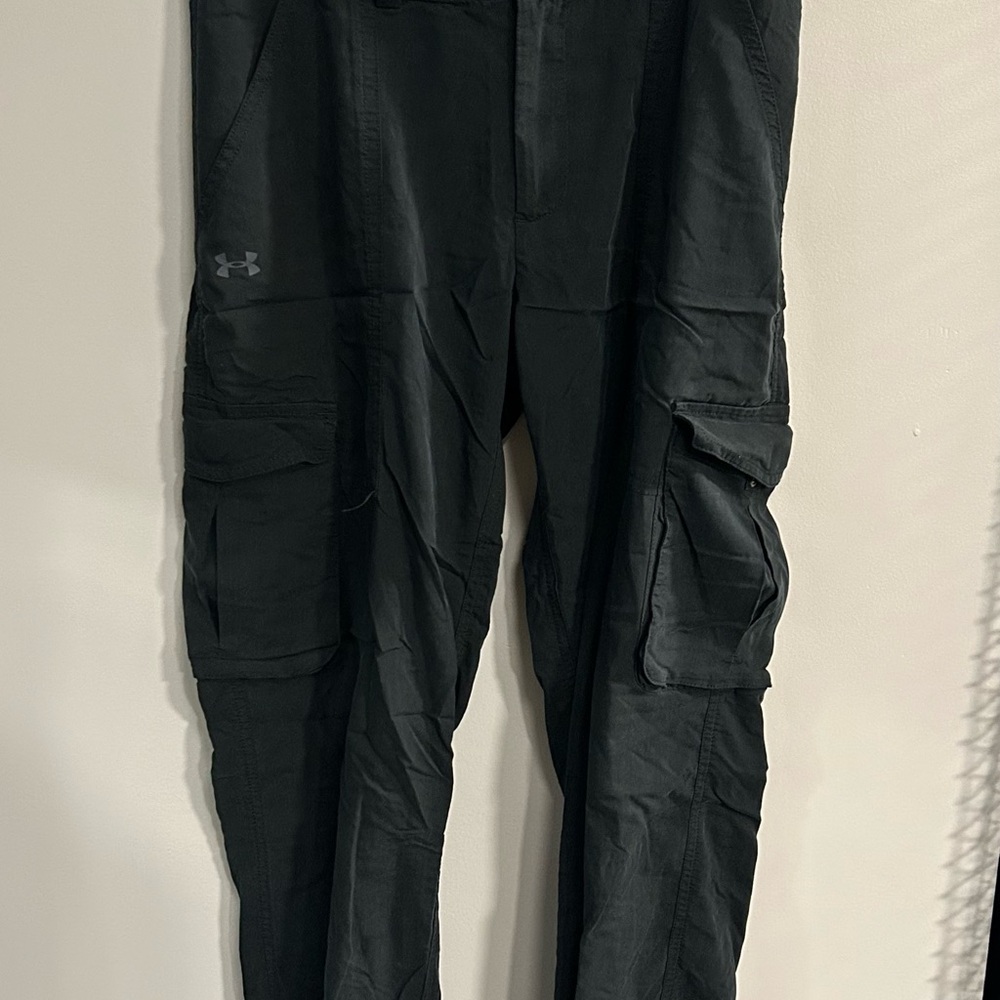 Under Armour women’s Cargo Pants black